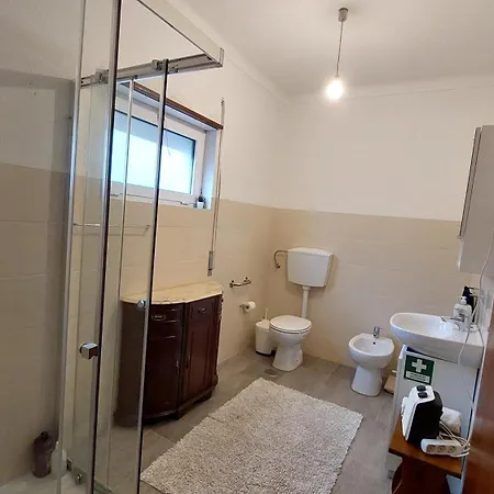 Lucia's Place * נאזרה